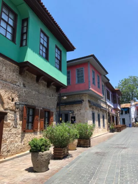 ANTALYA-RUE
